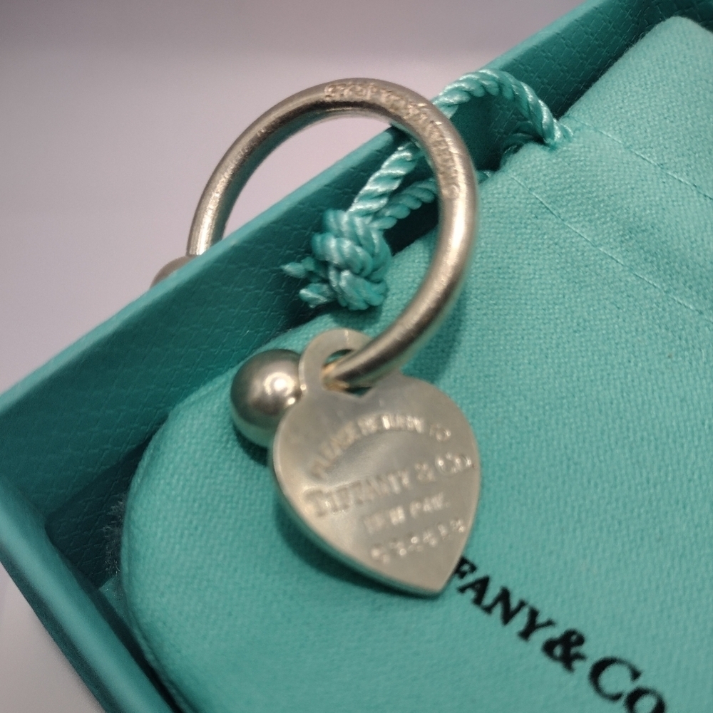 Tiffany & Co. Return to Tiffany Heart Tag Key Ring Key Holder . 925 W/COA - Picture 4 of 7